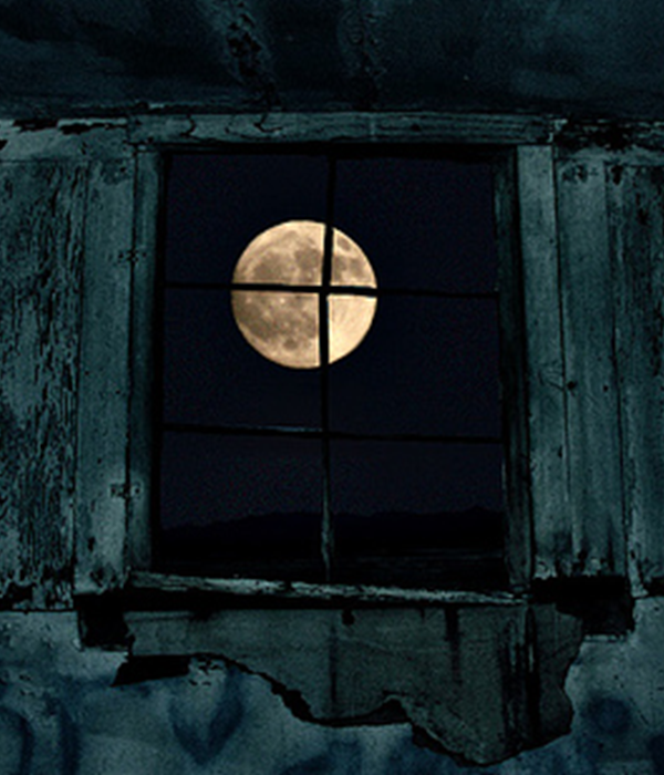 Почему нельзя смотреть на луну в полнолуние, через окно?