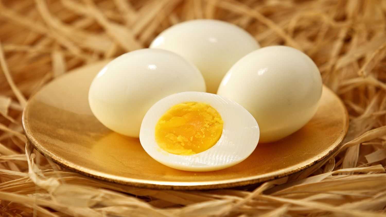 К чему снятся сырые куриные яйца: девушке, женщине, беременной, мужчине – толкование по разным сонникам