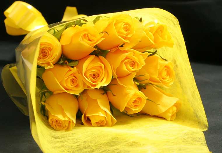 К чему дарят желтые цветы женщине или девушке - приметы