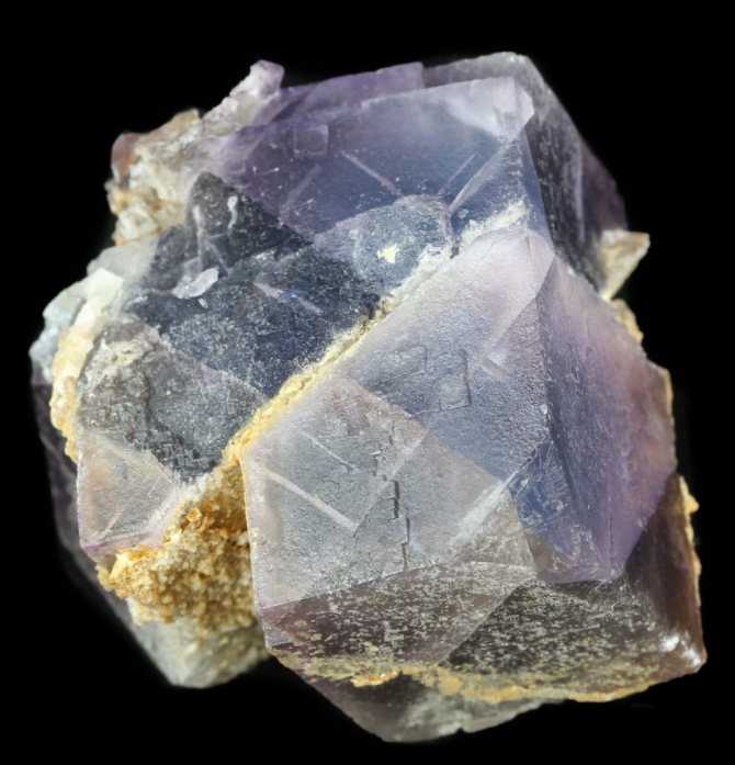 Какими лечебными свойствами обладает флюорит Каким знакам зодиака подходит этот камень Цена флюорита Отличия настоящего камня от подделки