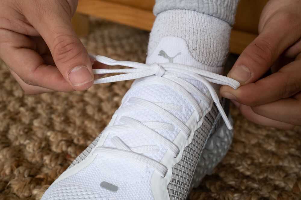 Что означает завязывать шнурки во сне 😴 — топ 37 толкований ❗ по сонникам: к чему снится шнуровать белые кроссовки, сапоги или ботинки либо видеть зашнурованную обувь