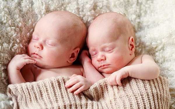 Сонник близнецы к чему снится во сне? видеть близнецовы что означает?