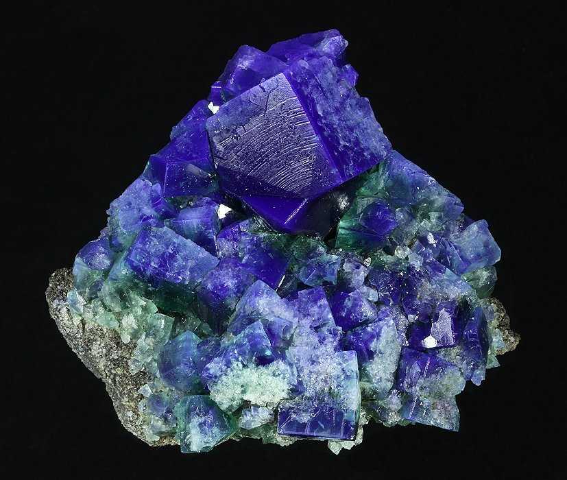 Камень флюорит: магические свойства, кому подходит по знаку зодиака, значение для человека