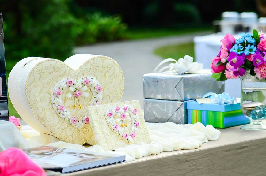 Подарки на свадьбу – приметы для суеверных? & есть ли в [2019] способ их обойти